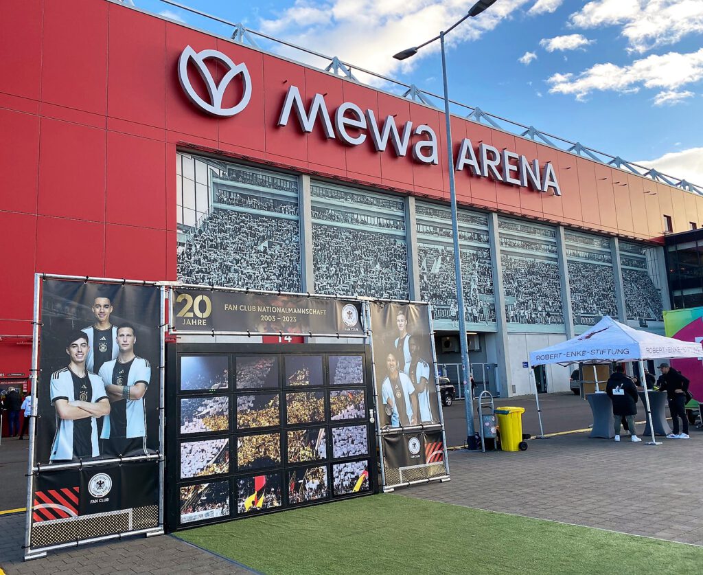 SUTU Wand_DFB-Fanclub Mainz